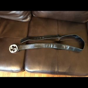 Authentic Men’s Gucci belt.